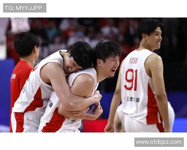 日本男篮与中国队激战正酣谁能在亚洲篮球舞台上笑到最后